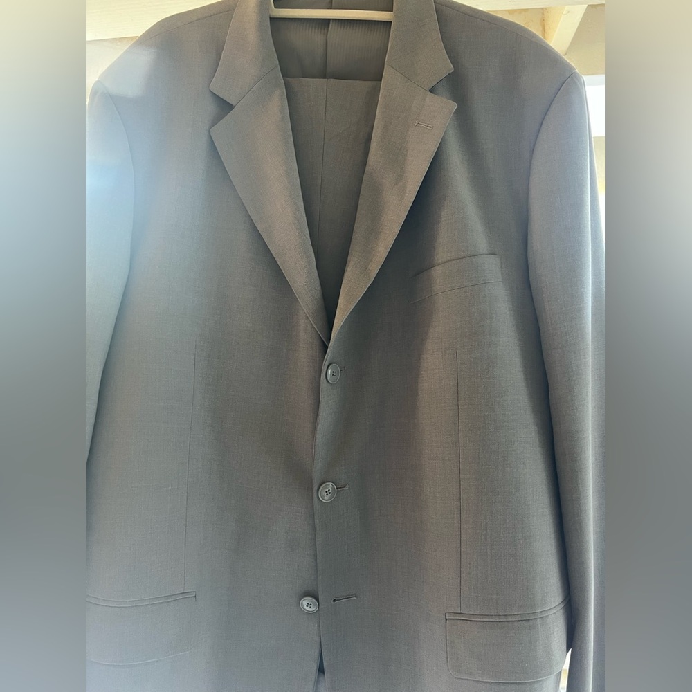 Men's Classic Gray Blazer suit!
Size 42